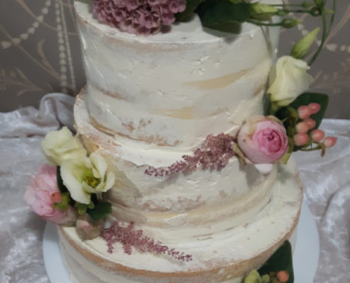 semi naked cake