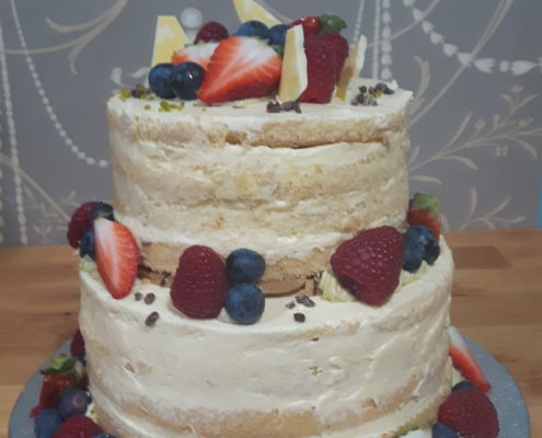 Semi naked cake