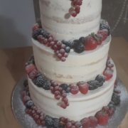 Semi naked cake